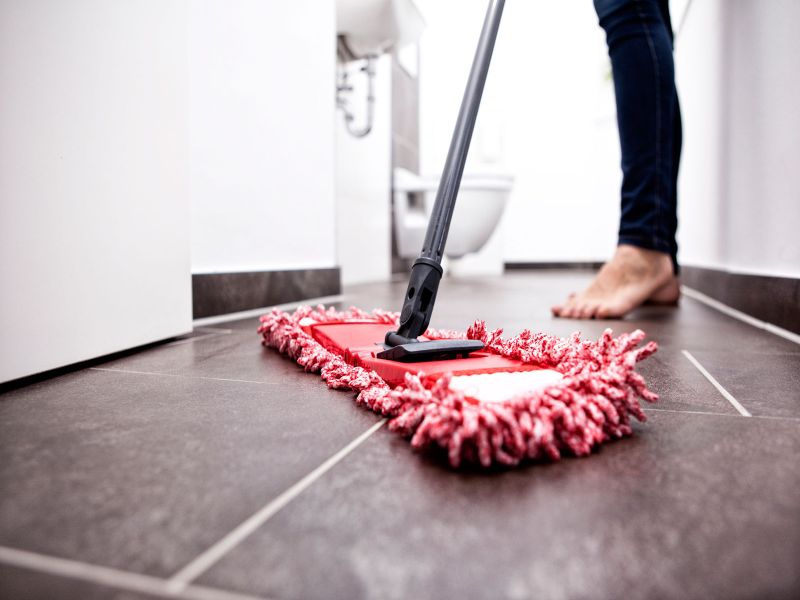 Best Cleaning Solution for Ceramic Tile Floors 